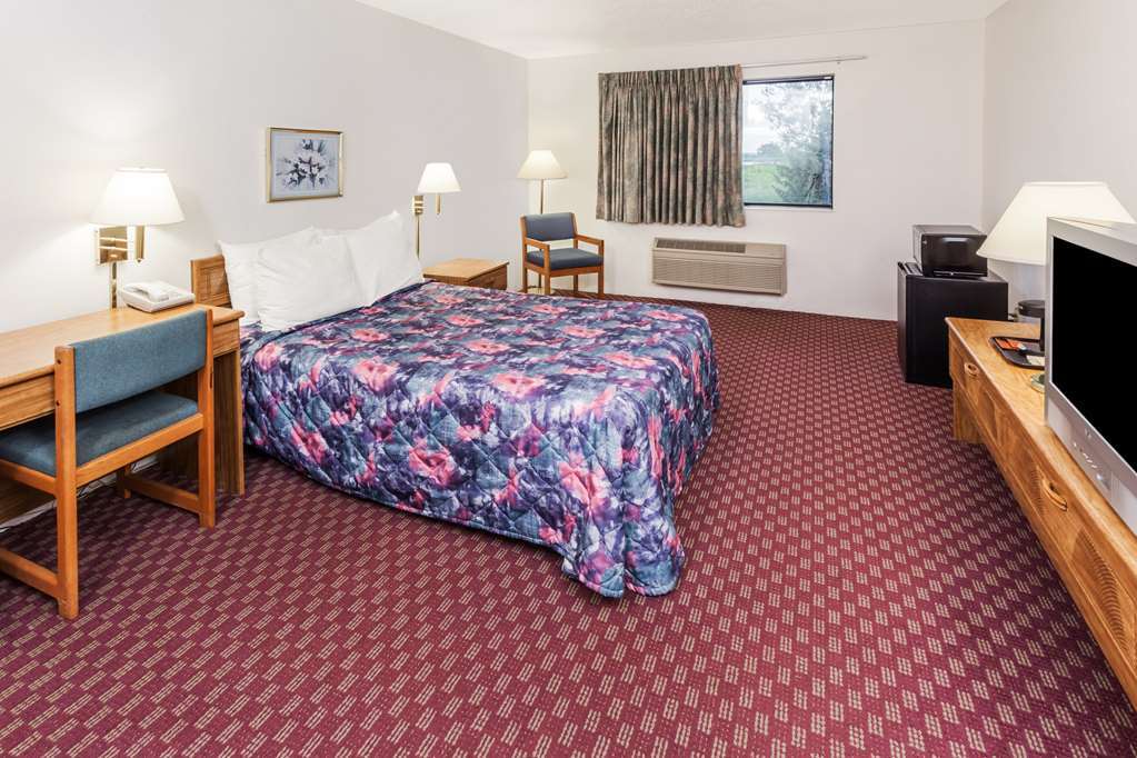 Super 8 By Wyndham Hebron Lowell Area Habitación foto