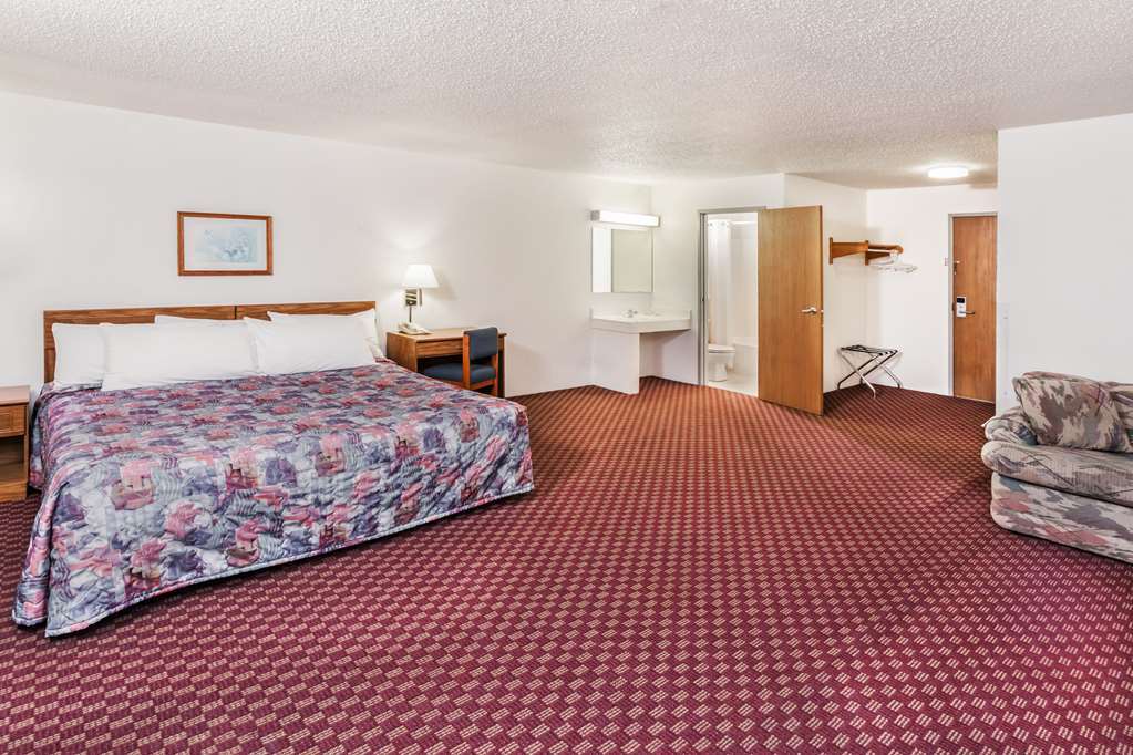 Super 8 By Wyndham Hebron Lowell Area Habitación foto