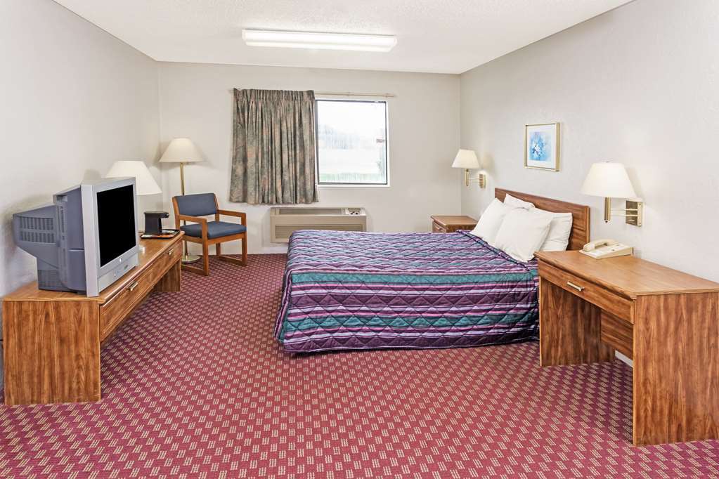 Super 8 By Wyndham Hebron Lowell Area Habitación foto